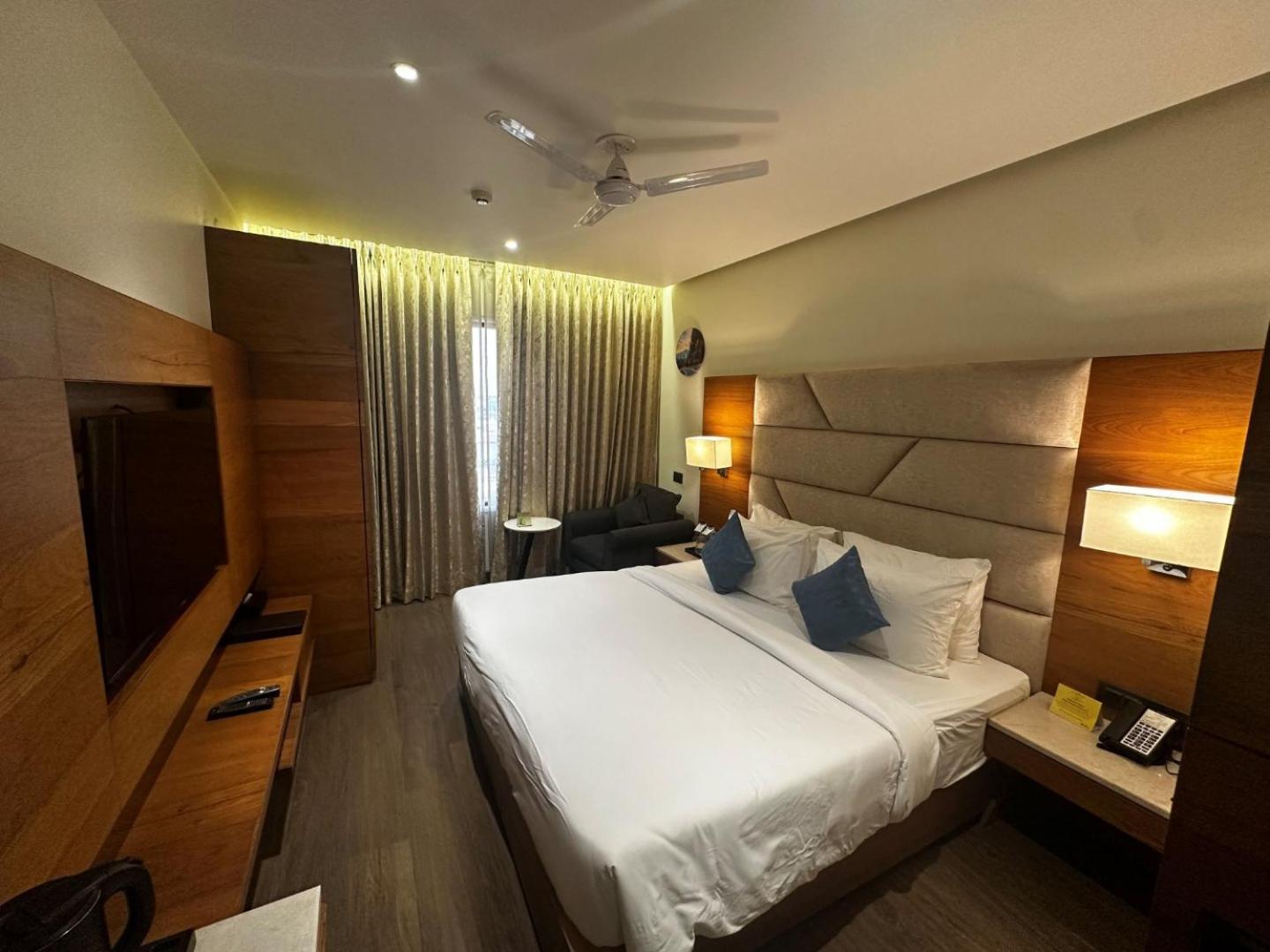 Hotel Atlantiis Near Delhi Airport New Delhi